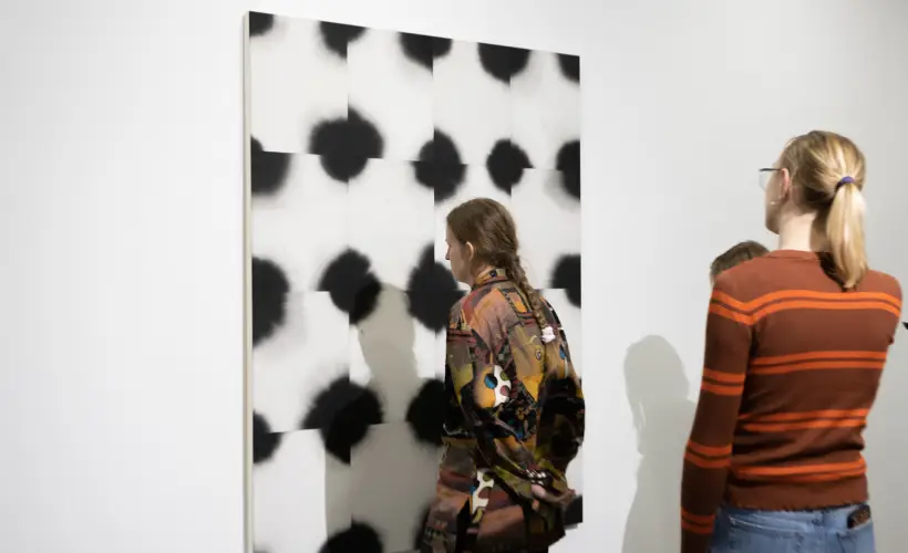 zdjęcie z wystawy Skład bławatny